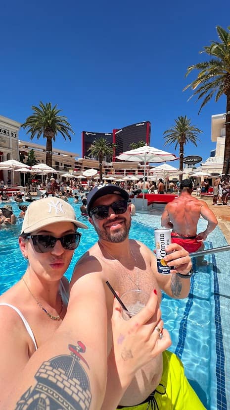 LAS VEGAS POOL PARTIES